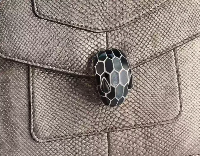 Serpenti Forever con manico superiore